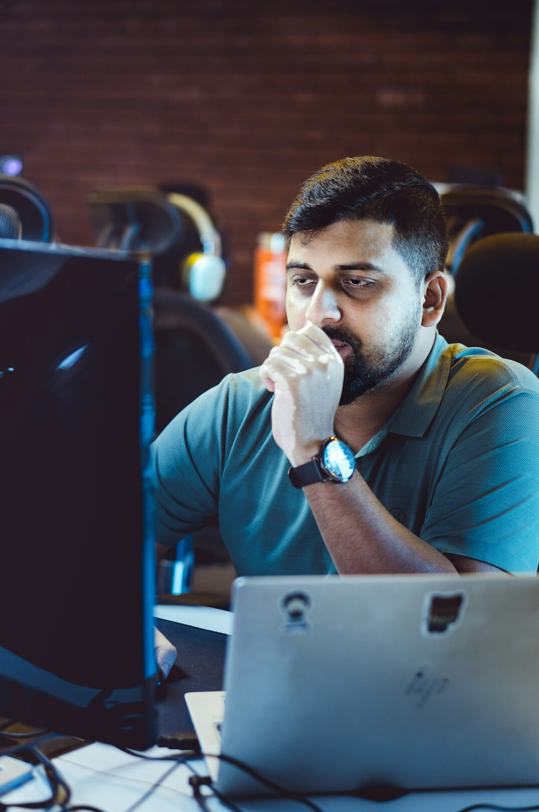 beginner programmer at computer