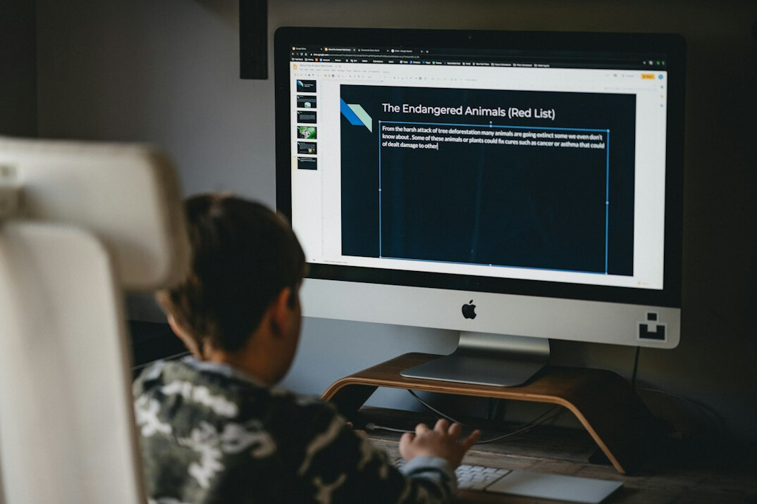 croatian students coding in classroom